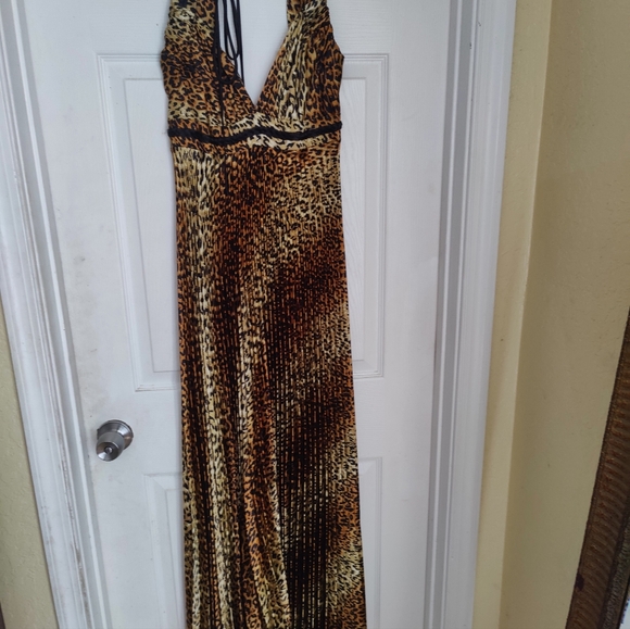 Va Va Voom Leopard Print Backless Pleated Maxi Dress Size M - Picture 9 of 9